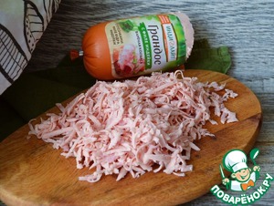 Жареные пирожки с капустой и колбасой