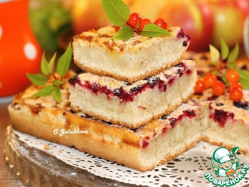 Пирог с кремом и мелкими ягодами Пирог с кремом и мелкими ягодами