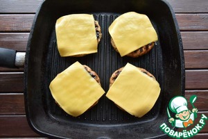 Бургеры с индейкой терияки и ананасами