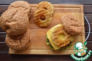 Бургеры с индейкой терияки и ананасами