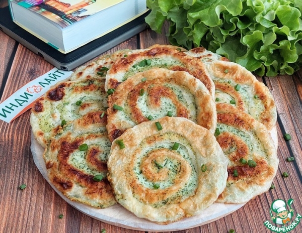 Слоеные лепешки с индейкой и сыром Слоеные лепешки с индейкой и сыром