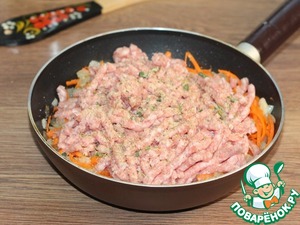 Фаршированный перец, запеченный в творожном соусе Фаршированный перец, запеченный в творожном соусе