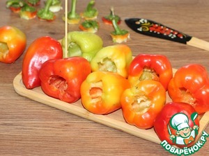 Фаршированный перец, запеченный в творожном соусе Фаршированный перец, запеченный в творожном соусе