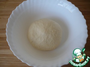 Пирог отрывной с сосисками и сыром