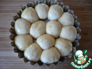 Пирог отрывной с сосисками и сыром