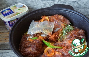 Говяжья голяшка в сливочно-овощном соусе Говяжья голяшка в сливочно-овощном соусе