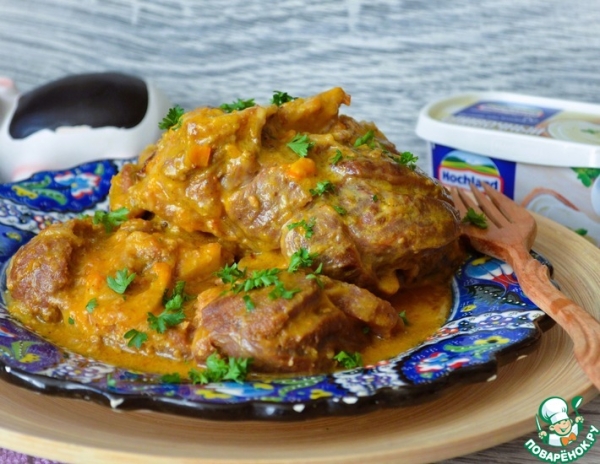 Говяжья голяшка в сливочно-овощном соусе Говяжья голяшка в сливочно-овощном соусе