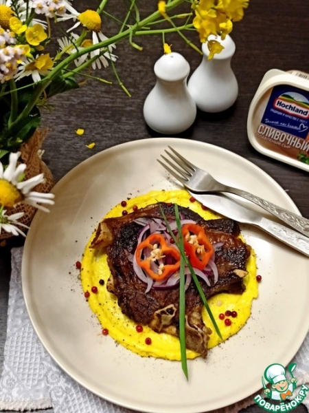 Говяжья корейка с сырным соусом Говяжья корейка с сырным соусом