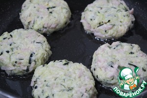 Кабачковые оладьи с сосисками