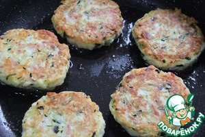 Кабачковые оладьи с сосисками