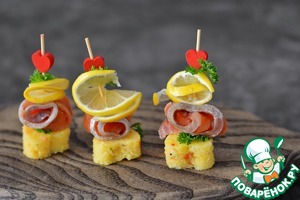 Канапе с лососем на кукукрузной поленте Канапе с лососем на кукукрузной поленте