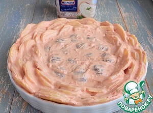 Картофель с фрикадельками в сырно-томатном соусе Картофель с фрикадельками в сырно-томатном соусе