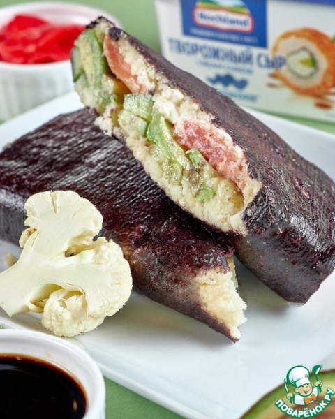 Кето-онигирацу с форелью Кето-онигирацу с форелью