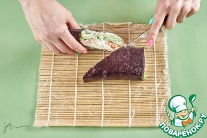 Кето-онигирацу с форелью Кето-онигирацу с форелью