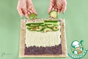 Кето-онигирацу с форелью Кето-онигирацу с форелью