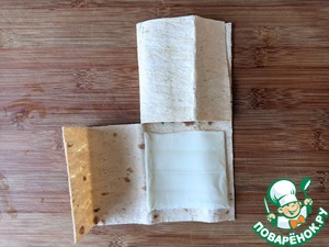 Конвертики из лаваша с индейкой и сыром Конвертики из лаваша с индейкой и сыром