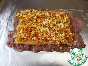 Куриный рулет с сыром и колбасой