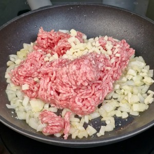 Ленивая лазанья с острым соусом Ленивая лазанья с острым соусом