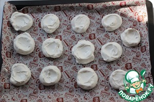 Мини-Павловы с ягодой Мини-Павловы с ягодой