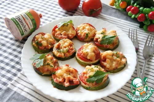 Мини-пиццы из кабачка Мини-пиццы из кабачка