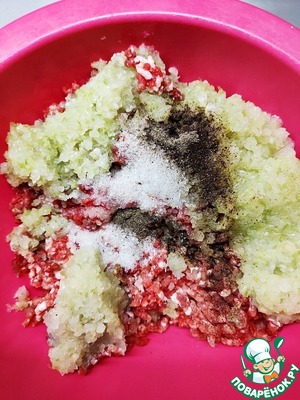 Мясной рулет с грибами