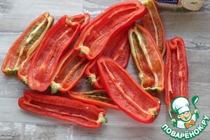 Острые перцы фаршированные сыром