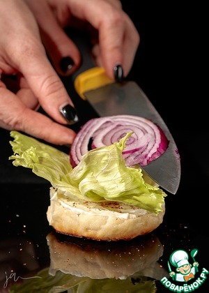 Острый бургер с куриной котлетой Острый бургер с куриной котлетой