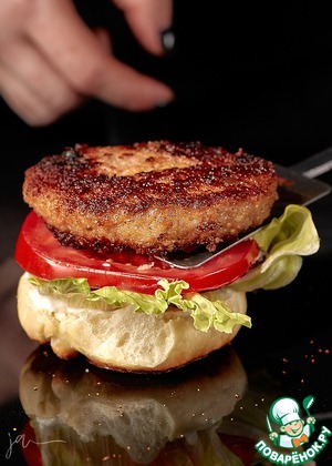 Острый бургер с куриной котлетой Острый бургер с куриной котлетой