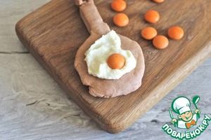 Печенье «Яичница на сковороде» Печенье «Яичница на сковороде»