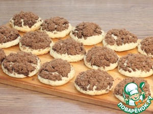 Печенье со штрейзелем и кремовой начинкой Печенье со штрейзелем и кремовой начинкой