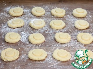 Печенье со штрейзелем и кремовой начинкой Печенье со штрейзелем и кремовой начинкой