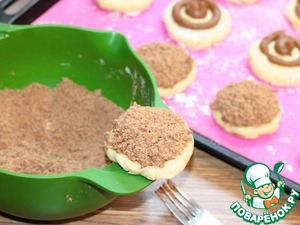 Печенье со штрейзелем и кремовой начинкой Печенье со штрейзелем и кремовой начинкой