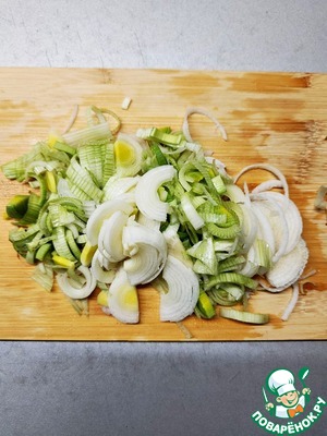 Печеночные котлеты с соусом 3 сыра Печеночные котлеты с соусом 3 сыра