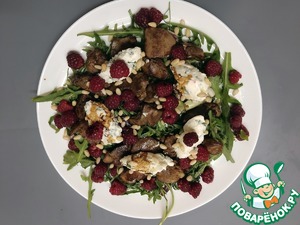 Салат с куриной печенью