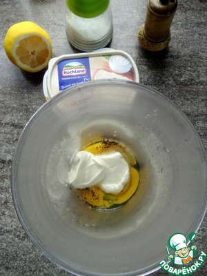 Сэндвич с наггетсами и корейской морковкой