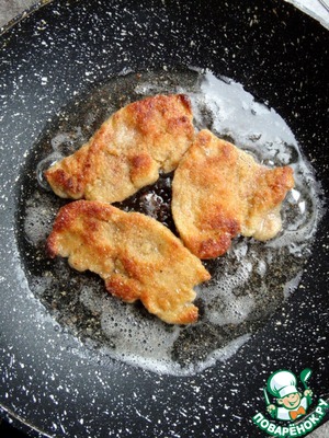 Сэндвич с наггетсами и корейской морковкой