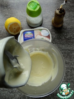 Сэндвич с наггетсами и корейской морковкой