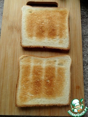 Сэндвич с наггетсами и корейской морковкой