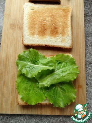 Сэндвич с наггетсами и корейской морковкой