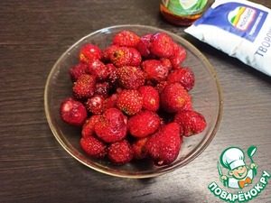 Сливочное мороженое с клубникой Сливочное мороженое с клубникой