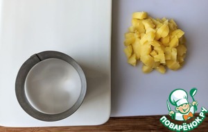 Слоёный салат с лососем и сыром Слоёный салат с лососем и сыром