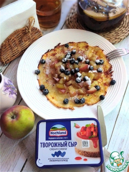 Сырная гренка с карамельными яблоками