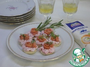 Сырная закуска с клюквой и рыбой Сырная закуска с клюквой и рыбой
