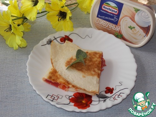 Сытная тортилья с сыром и колбасой Сытная тортилья с сыром и колбасой