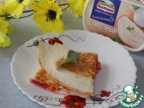 Сытная тортилья с сыром и колбасой Сытная тортилья с сыром и колбасой