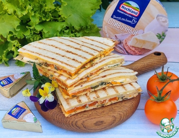 Тортилья с яйцами, сыром и помидорами