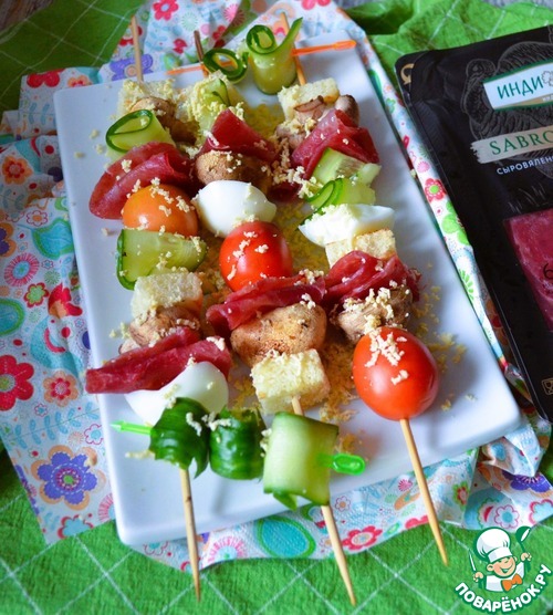 Закуска-перекус на шпажках Закуска-перекус на шпажках