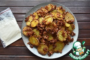 Запеченный картофель с сыром и чили