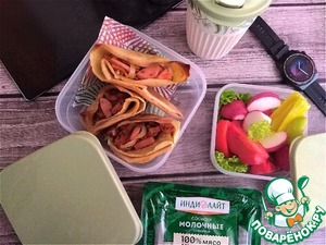 Запечённые блинные треугольники с сосисками Запечённые блинные треугольники с сосисками