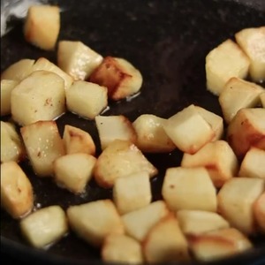 Жареная картошка с мясом Жареная картошка с мясом